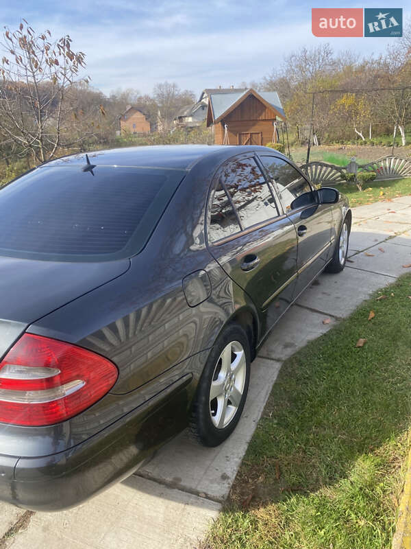 Седан Mercedes-Benz E-Class 2004 в Кицмани фото 5 Седан Mercedes-Benz E-Class 2004 в Кицмани