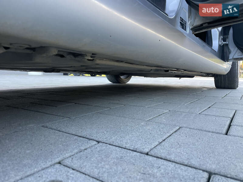 Седан Mercedes-Benz E-Class 2002 в Виноградове фото 15 Седан Mercedes-Benz E-Class 2002 в Виноградове