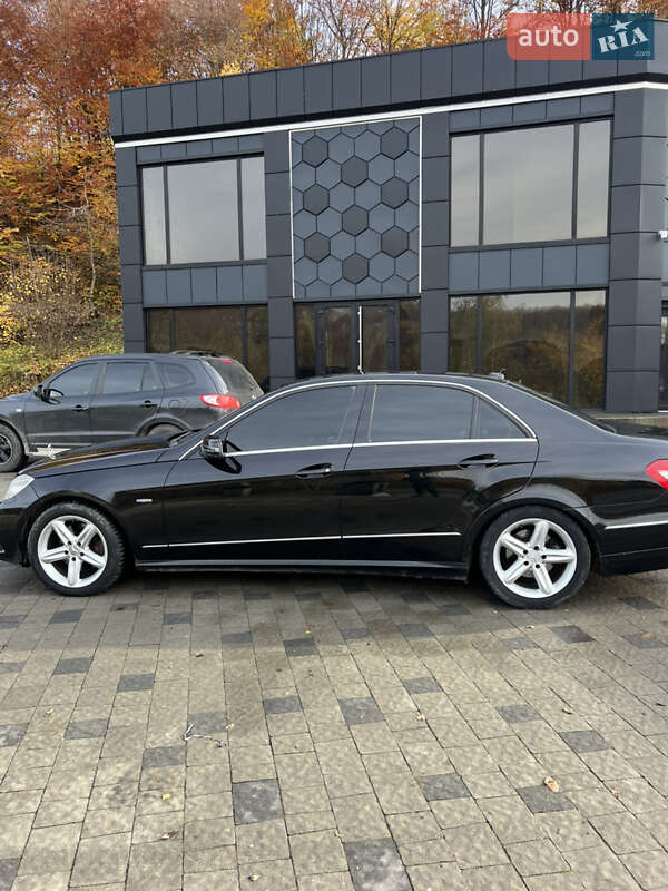 Седан Mercedes-Benz E-Class 2009 в Тячеве