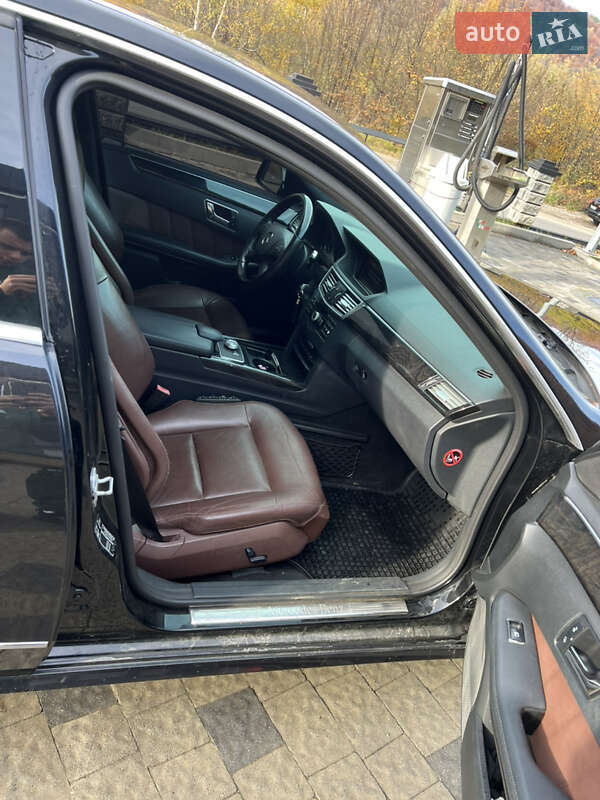 Седан Mercedes-Benz E-Class 2009 в Тячеве
