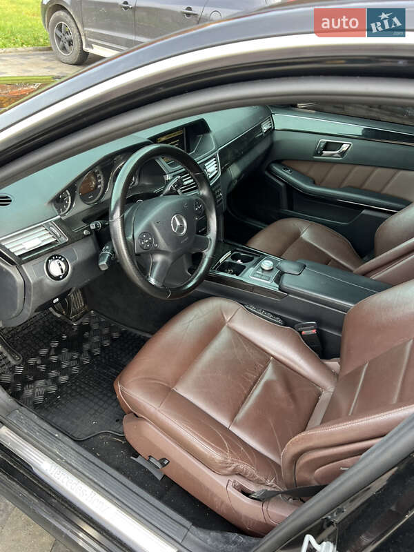 Седан Mercedes-Benz E-Class 2009 в Тячеве