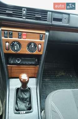 Седан Mercedes-Benz E-Class 1990 в Ковелі