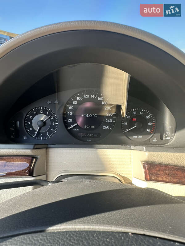 Седан Mercedes-Benz E-Class 2004 в Киеве