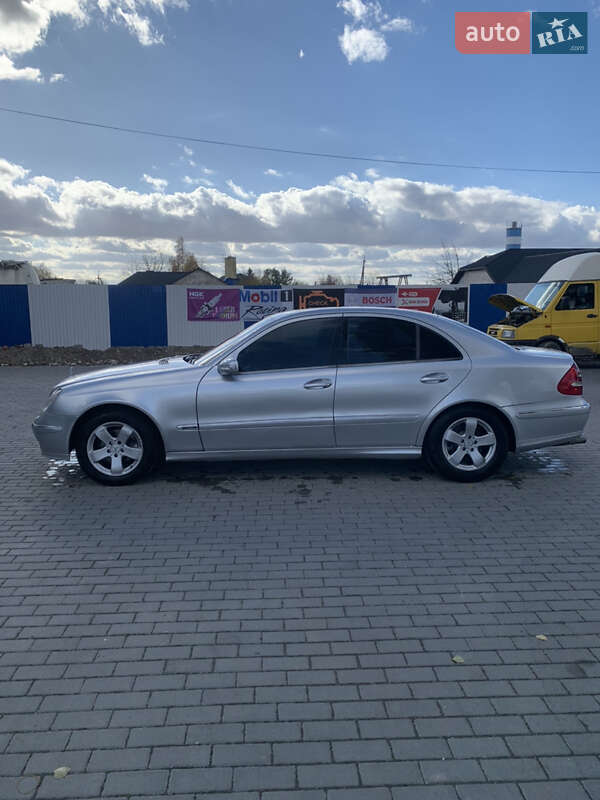 Седан Mercedes-Benz E-Class 2002 в Борщеві