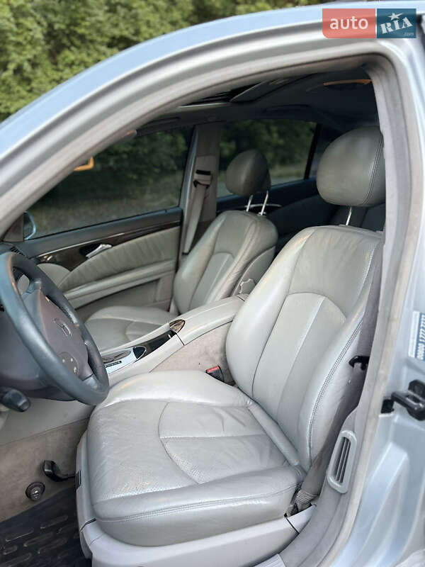 Седан Mercedes-Benz E-Class 2002 в Борщеві