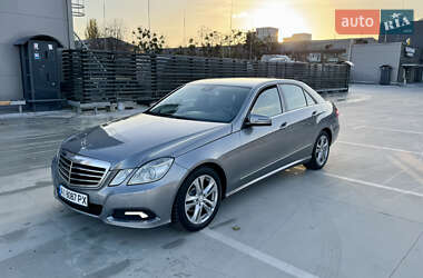 Седан Mercedes-Benz E-Class 2010 в Киеве