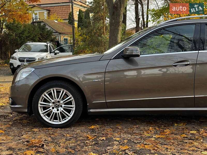 Універсал Mercedes-Benz E-Class 2011 в Києві фото 11 Універсал Mercedes-Benz E-Class 2011 в Києві