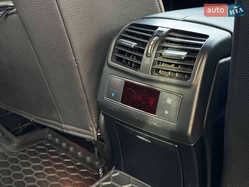 Універсал Mercedes-Benz E-Class 2011 в Києві фото 30 Універсал Mercedes-Benz E-Class 2011 в Києві