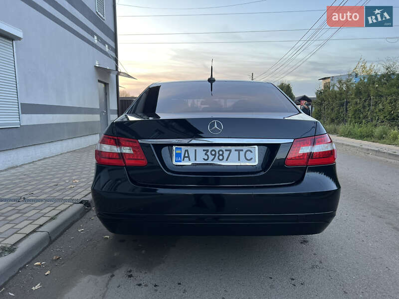 Седан Mercedes-Benz E-Class 2012 в Киеве