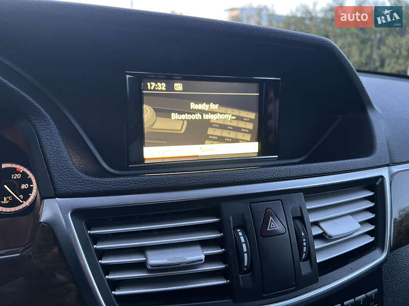 Седан Mercedes-Benz E-Class 2012 в Киеве