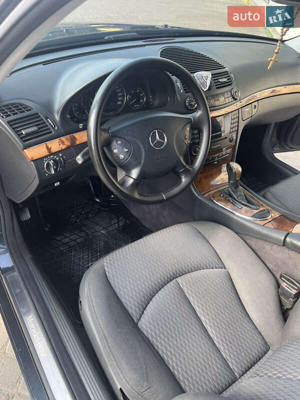 Седан Mercedes-Benz E-Class 2005 в Ивано-Франковске