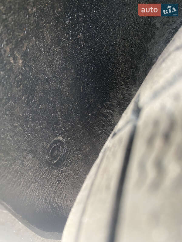 Седан Mercedes-Benz E-Class 1988 в Чутовому