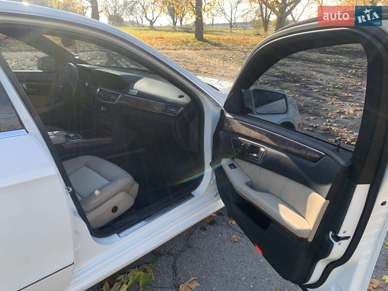 Седан Mercedes-Benz E-Class 2011 в Новій Одесі