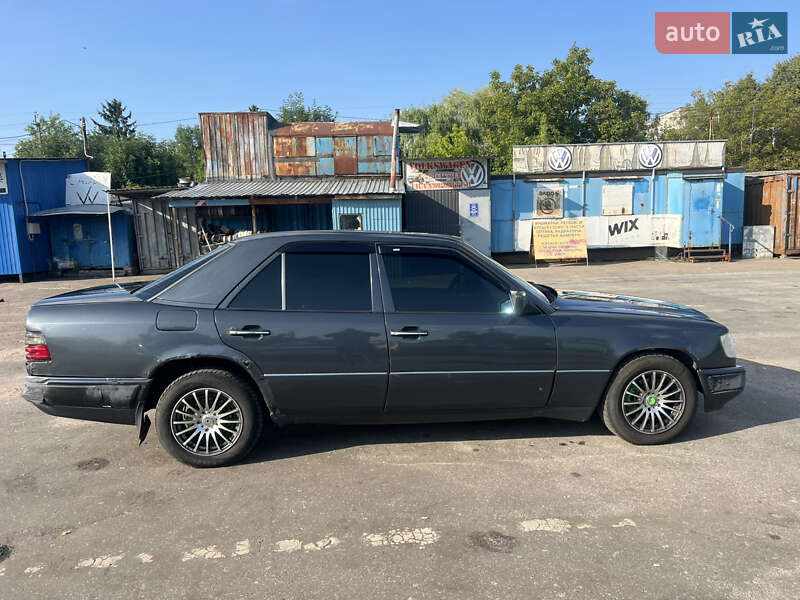 Седан Mercedes-Benz E-Class 1994 в Житомире