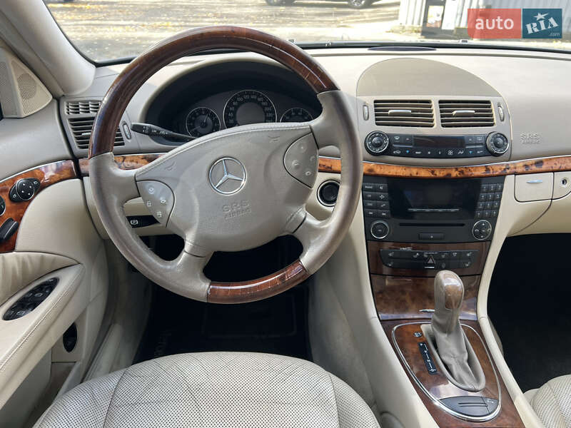 Седан Mercedes-Benz E-Class 2005 в Киеве фото 15 Седан Mercedes-Benz E-Class 2005 в Киеве