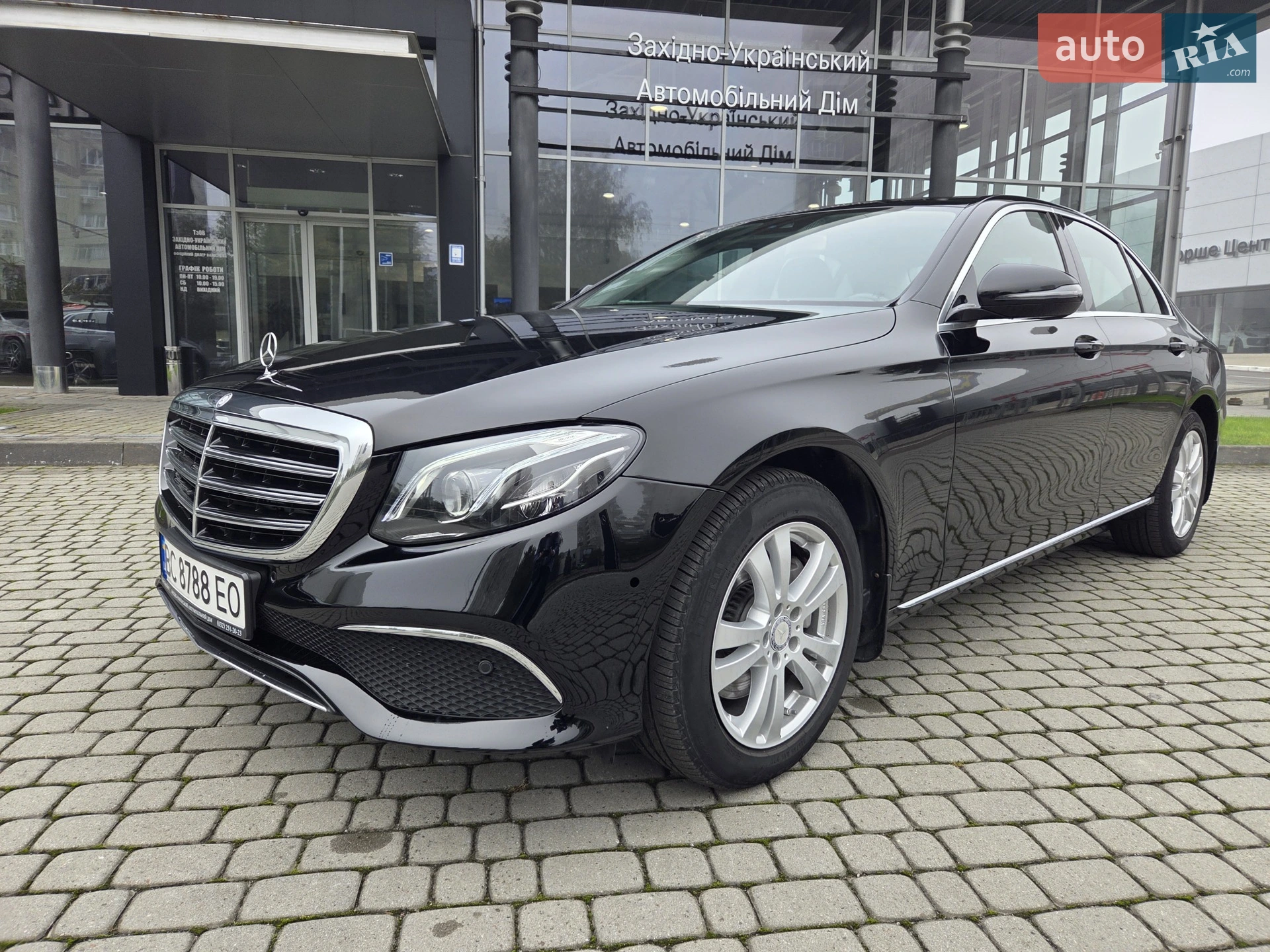 2017 Mercedes-Benz E-klasse - фото 1