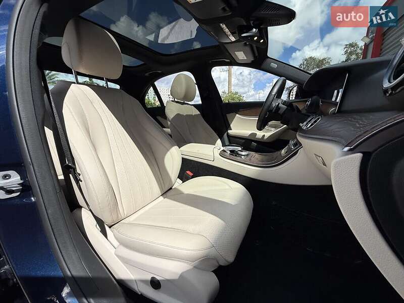 Седан Mercedes-Benz E-Class 2018 в Львове