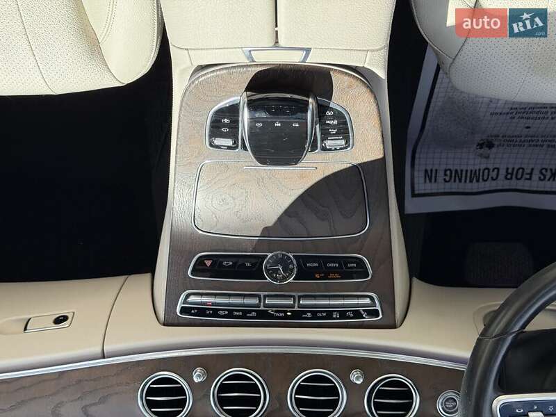 Седан Mercedes-Benz E-Class 2018 в Львове