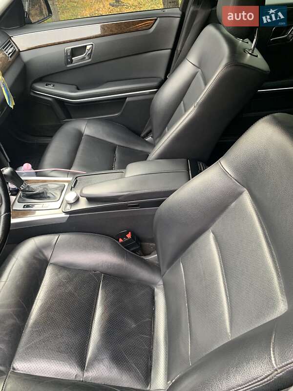 Універсал Mercedes-Benz E-Class 2011 в Дніпрі