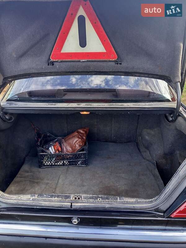 Седан Mercedes-Benz E-Class 1992 в Харькове