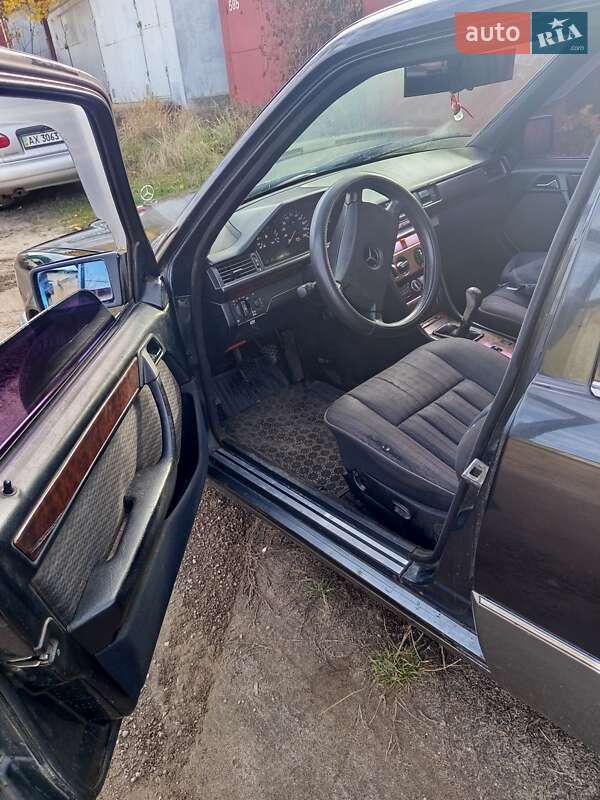 Седан Mercedes-Benz E-Class 1992 в Харькове