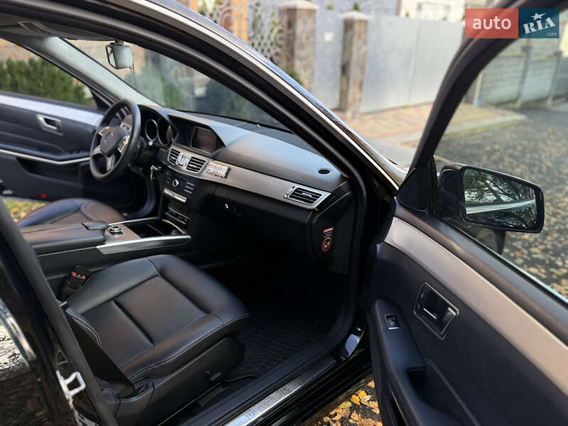Седан Mercedes-Benz E-Class 2015 в Іршаві