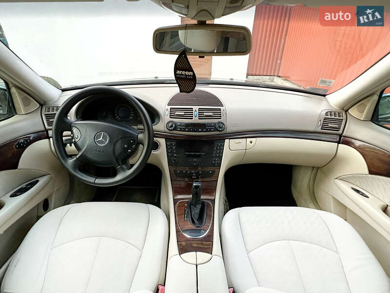 Седан Mercedes-Benz E-Class 2002 в Ужгороде