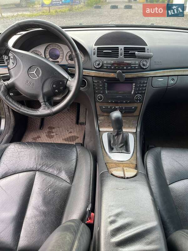 Седан Mercedes-Benz E-Class 2002 в Ужгороде