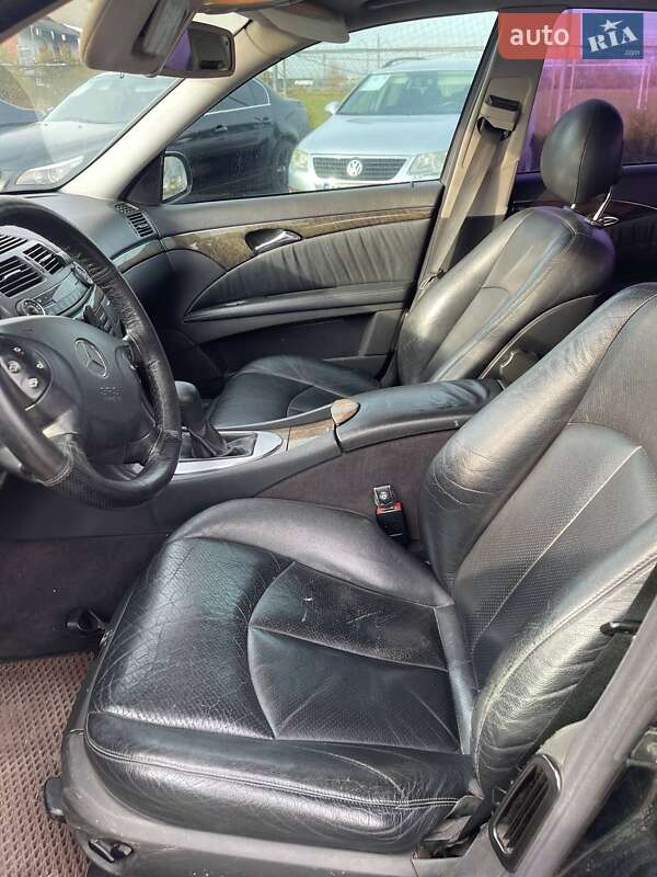 Седан Mercedes-Benz E-Class 2002 в Ужгороде