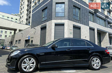 Седан Mercedes-Benz E-Class 2013 в Киеве