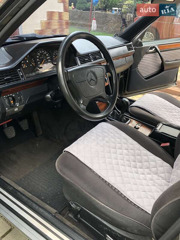 Седан Mercedes-Benz E-Class 1995 в Ивано-Франковске