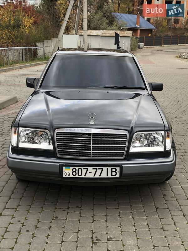 Mercedes-Benz E-Class 1995 Mercedes-Benz E-Class 1995