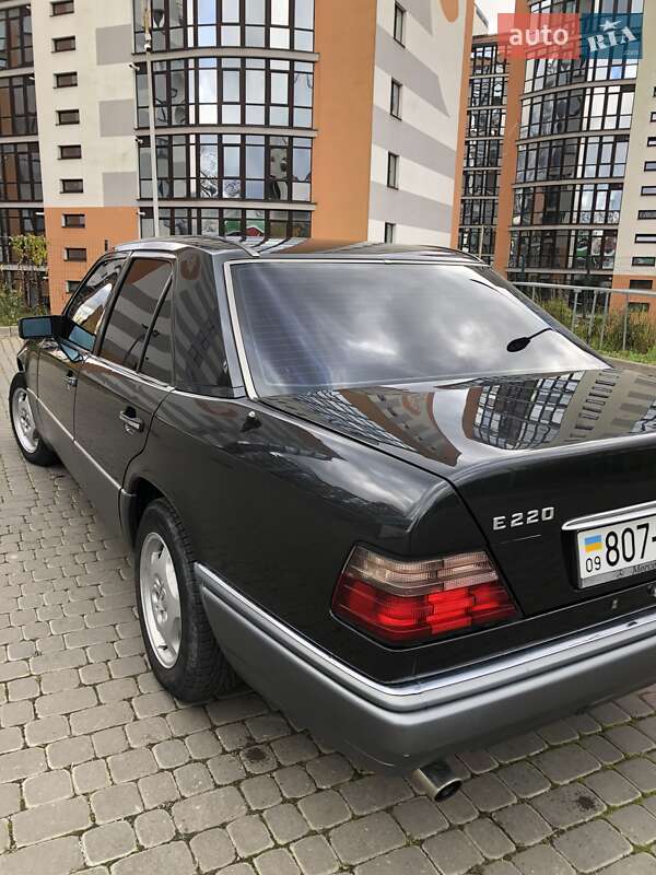 Седан Mercedes-Benz E-Class 1995 в Ивано-Франковске