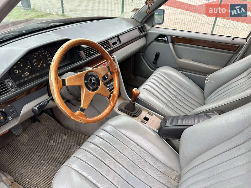 Седан Mercedes-Benz E-Class 1985 в Любомле фото 7 Седан Mercedes-Benz E-Class 1985 в Любомле