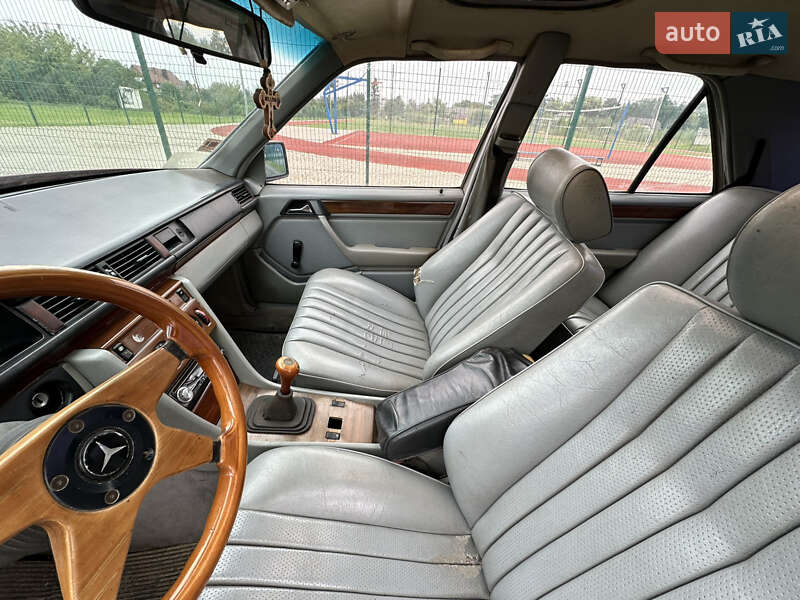 Седан Mercedes-Benz E-Class 1985 в Любомле фото 8 Седан Mercedes-Benz E-Class 1985 в Любомле