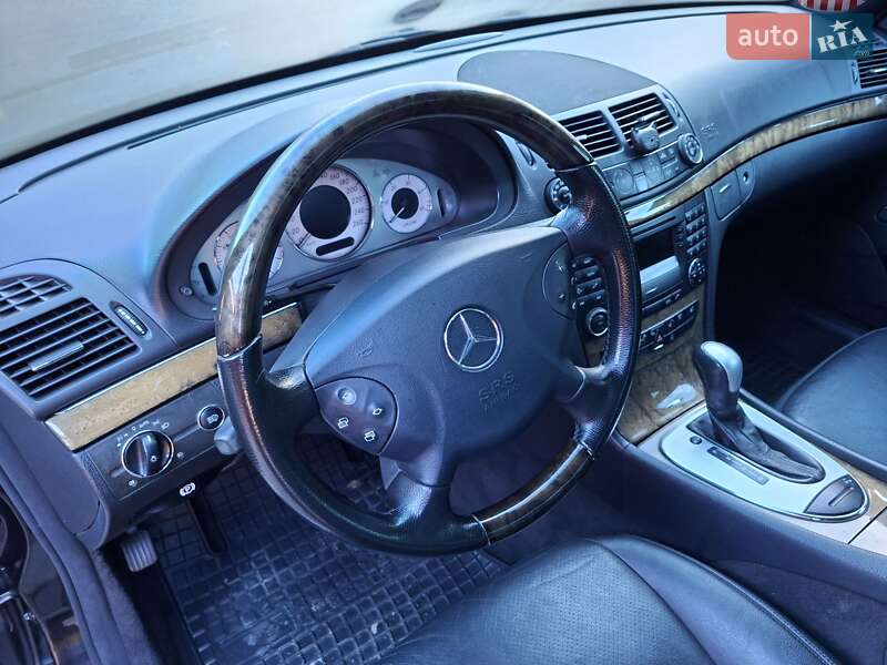 Седан Mercedes-Benz E-Class 2006 в Ивано-Франковске