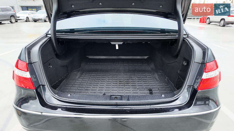 Седан Mercedes-Benz E-Class 2010 в Киеве