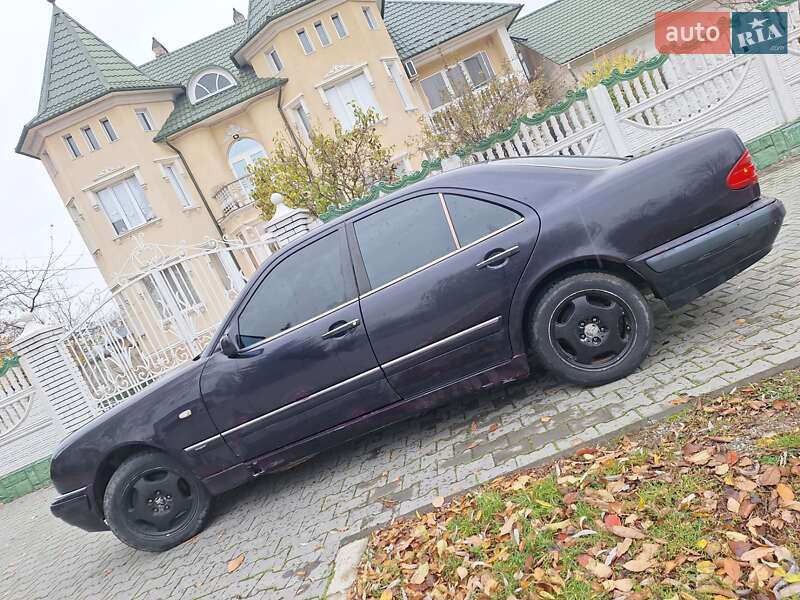 Седан Mercedes-Benz E-Class 1997 в Черновцах