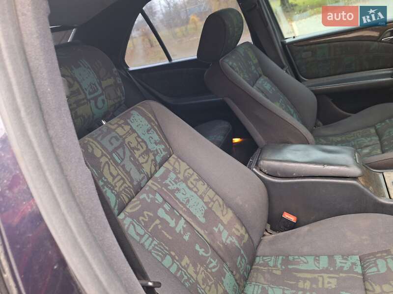 Седан Mercedes-Benz E-Class 1997 в Черновцах