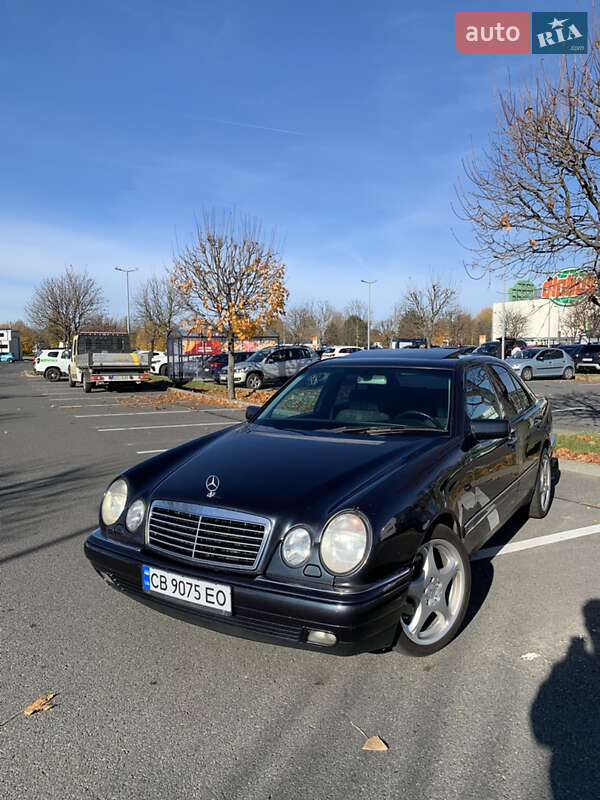 Седан Mercedes-Benz E-Class 1998 в Николаеве