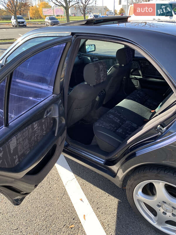 Седан Mercedes-Benz E-Class 1998 в Николаеве