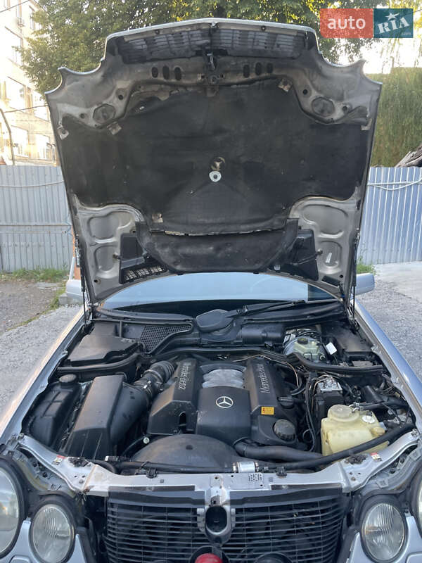 Седан Mercedes-Benz E-Class 1998 в Томашполі