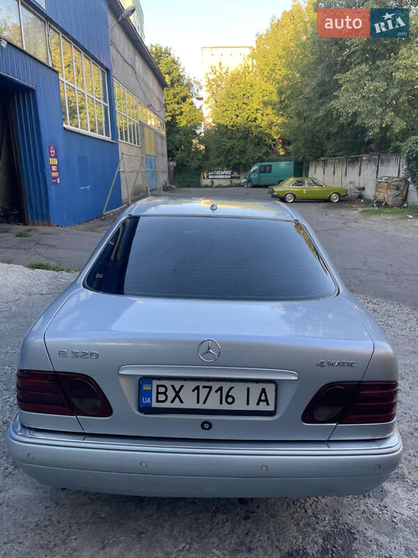 Седан Mercedes-Benz E-Class 1998 в Томашполі