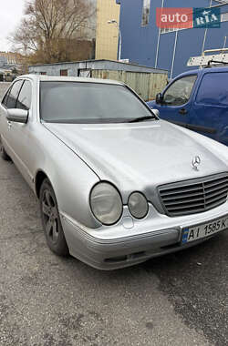 Седан Mercedes-Benz E-Class 2001 в Києві