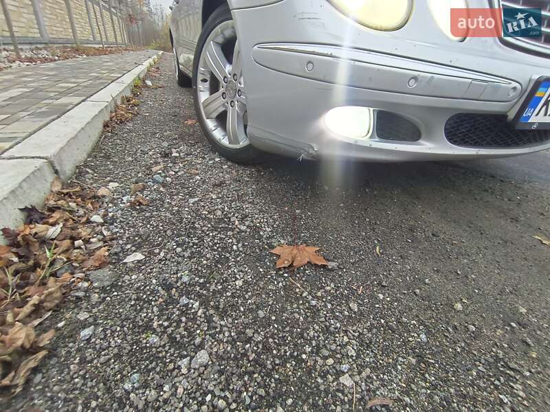 Седан Mercedes-Benz E-Class 2002 в Киеве