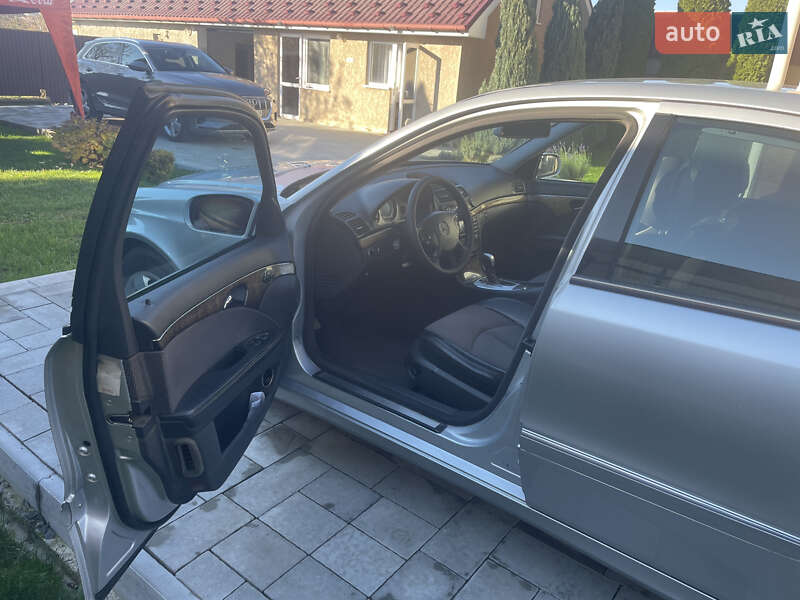 Седан Mercedes-Benz E-Class 2004 в Ужгороді
