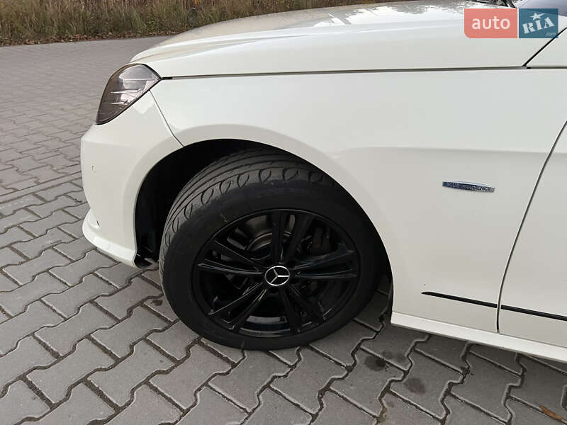 Седан Mercedes-Benz E-Class 2011 в Дрогобичі