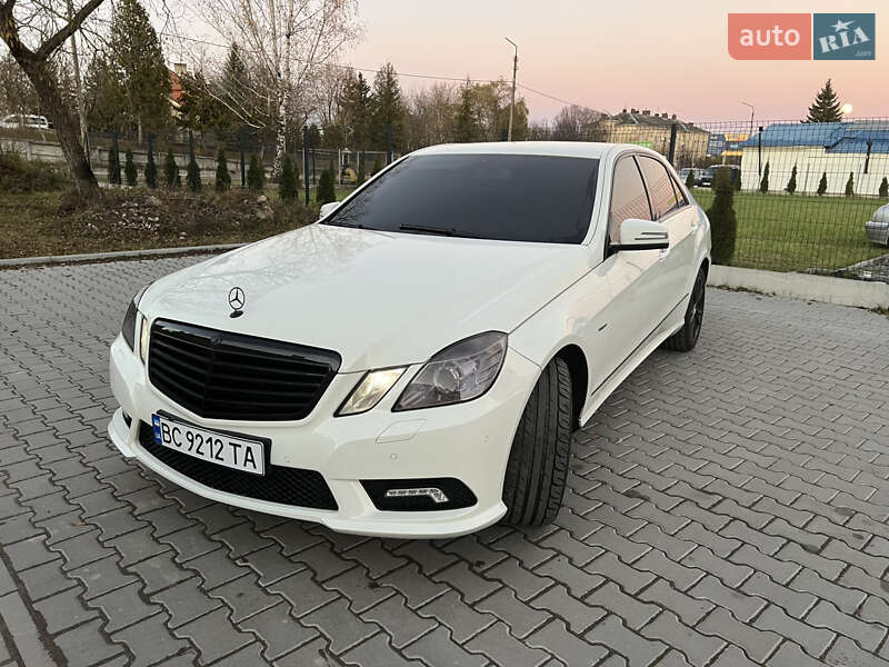 Седан Mercedes-Benz E-Class 2011 в Дрогобичі