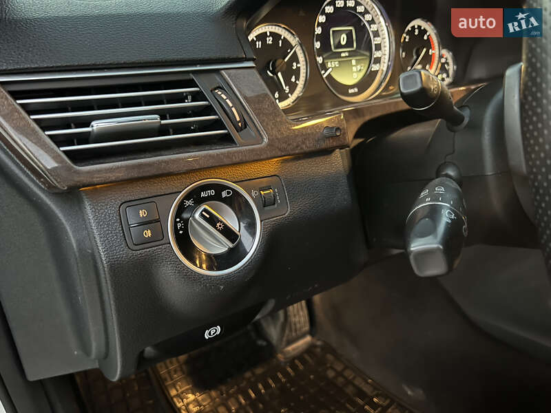 Седан Mercedes-Benz E-Class 2011 в Дрогобичі