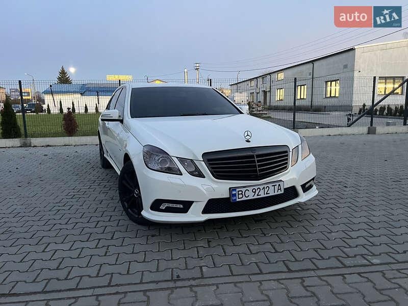 Седан Mercedes-Benz E-Class 2011 в Дрогобичі